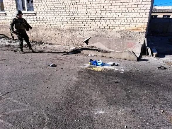 На Херсонщині рашисти обстріляли людей, які стояли в черзі за гуманітаркою: серед поранених 16-річний підліток