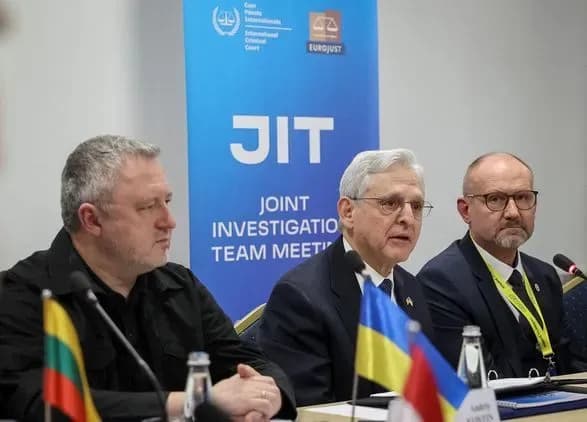 Генеральний прокурор США Меррік Гарланд здійснив неоголошений візит в Україну