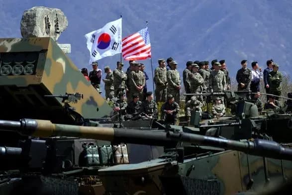 США та Південна Корея проведуть великі навчання з акцентом у сценарії на "агресії" КНДР