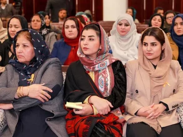 Вперше в історії жінки представлені у всіх парламентах світу