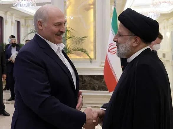 лукашенко летить до Ірану на зустріч із Раїсі