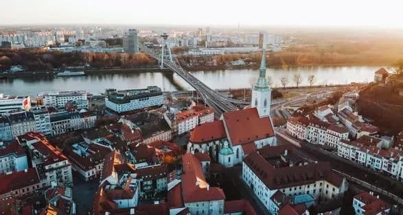 Словаччина знімає майже всі обмеження Covid-19