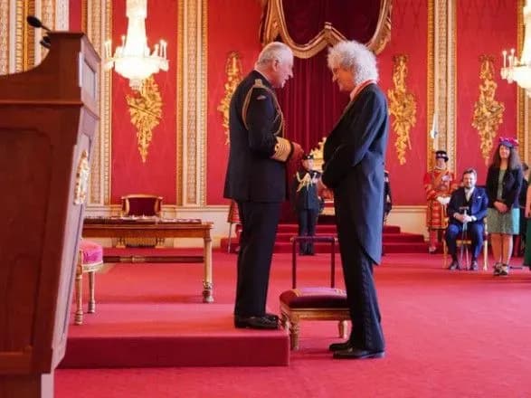 Гітарист Queen Браян Мей отримав лицарський титул від короля