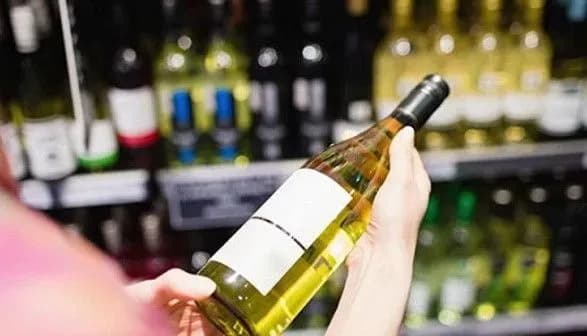 У Києві з 27 березня дозволять продавати алкоголь до 21.00