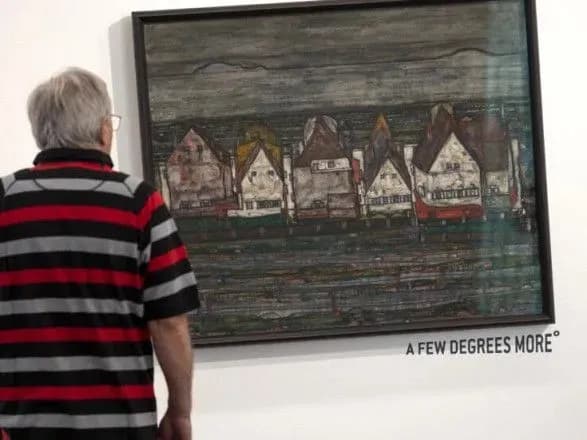 Віденський музей нахиляє картини, щоб проілюструвати загрозу зміни клімату