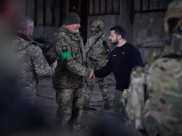 Зеленський відвідав позиції військових на Бахмутському напрямку