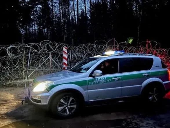 Польща вже збудувала загородження на близько половині кордону з рф