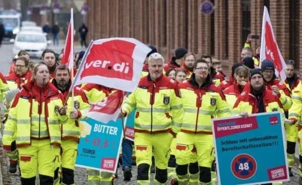 Через страйк у Німеччині майже повністю зупинився громадський транспорт