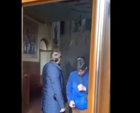 Со столкновениями и слезоточивым газом: в Ивано-Франковске верующие ПЦУ пришли на первое богослужение в храм, принадлежавший упц мп
