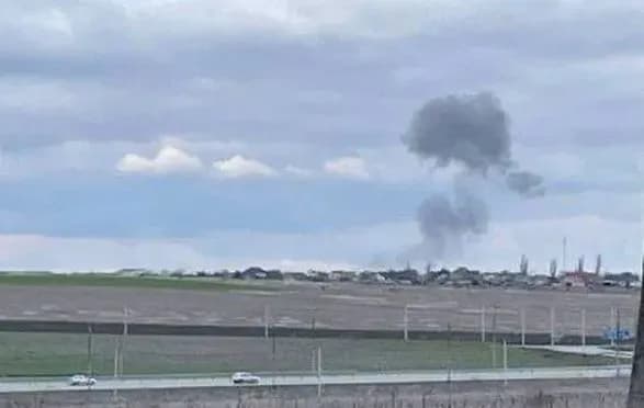 В окупованому Криму неподалік Сімферополя чути вибухи