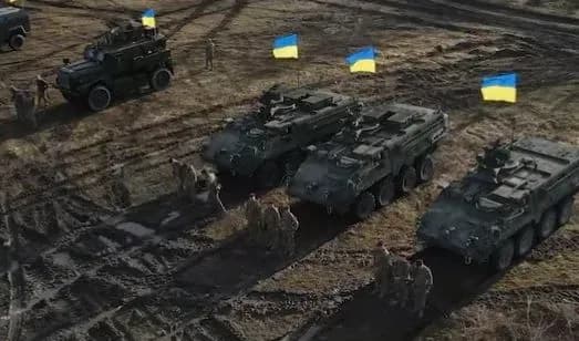 Резніков показав тест-драйв машин Stryker і Cougar