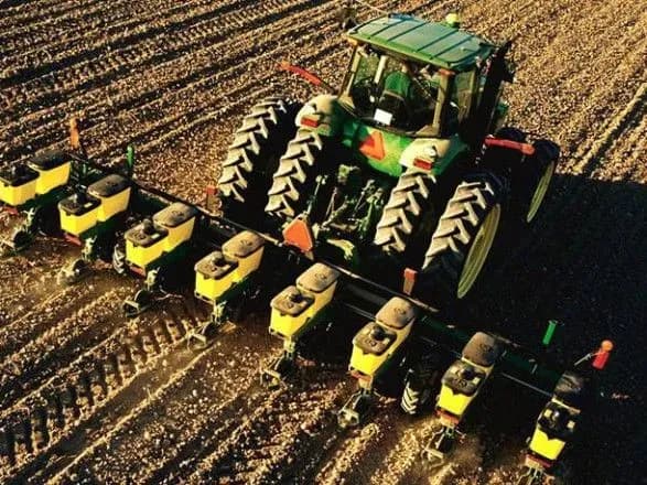 В усій Україні стартувала посівна