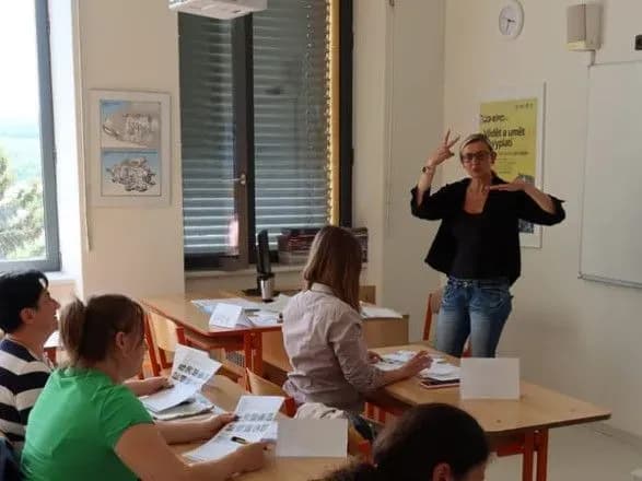 Понад половина українських біженців у Чехії знайшли роботу