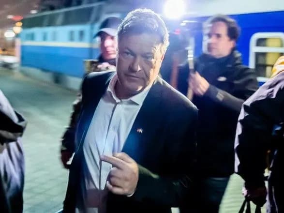 До Києва з неоголошеним візитом прибув віцеканцлер Німеччини