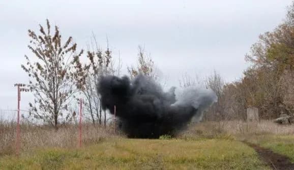 Двоє російських військових підірвалися на міні в брянській області рф, один загинув - ЗМІ