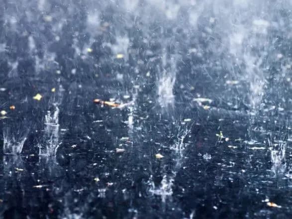 В Україні три дні литимуть дощі, а у Карпатах очікуються морози