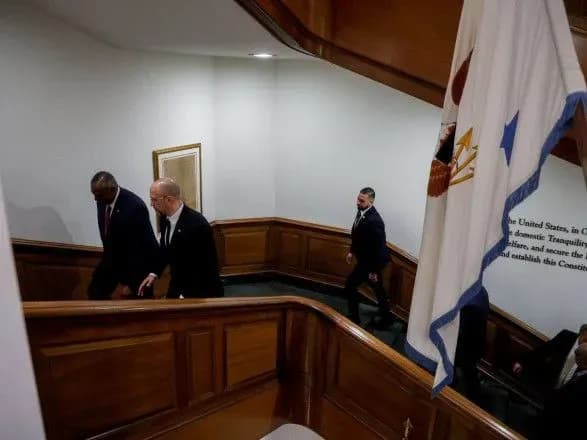 Закликав США підтримати надання ракет більшої дальності: Шмигаль зустрівся із главою Пентагону