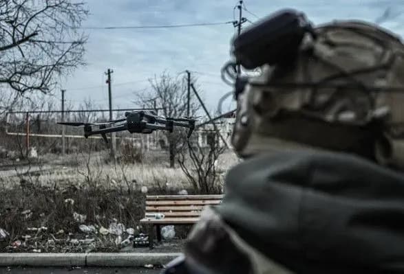 ЗСУ та Нацгвардія отримали два позашляховики й дрони від Favbet Foundation