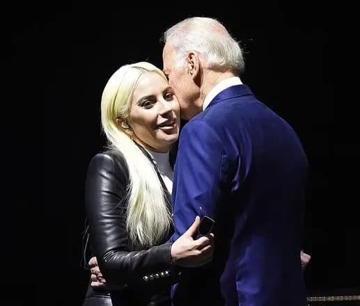 Байден призначив Леді Гагу співголовою комітету з культури