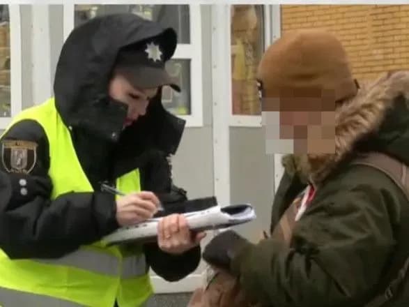 На території Лаври чоловік пошкодив обладнання журналісту: поліція відкрила провадження