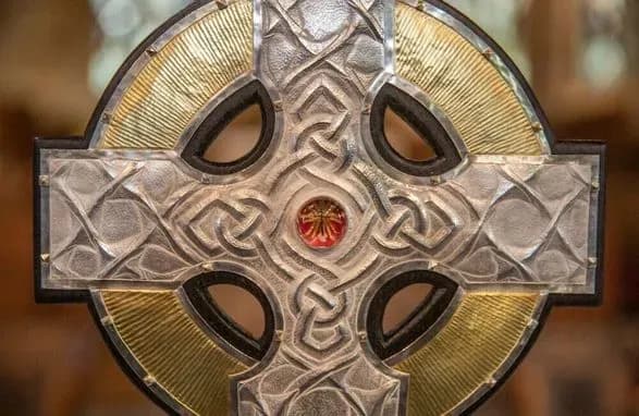 Папа Римський подарував уламки хреста Ісуса Христа на коронацію короля Чарльза