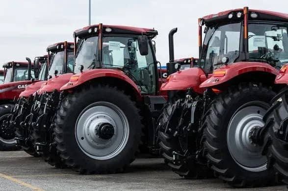 Один з найвідоміших виробників сільськогосподарської техніки продає бізнес у росії