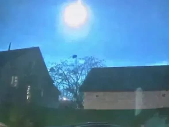Загадковий спалах у небі ввечері бачили і в білорусі