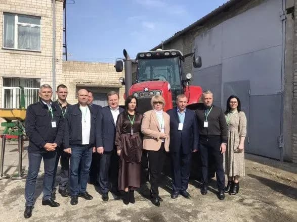 МХП передала колледжу в Винницкой области сельскохозяйственную технику для практического обучения студентов