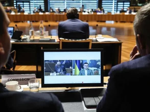 Кулеба - головам МЗС ЄС: час білих дипломатичних рукавичок прийде, але спочатку - достатньо боєприпасів