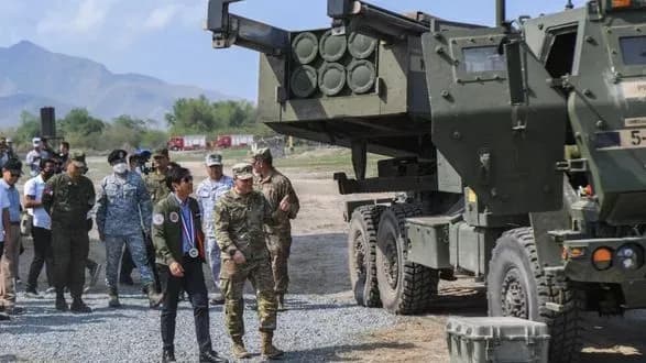 Війська США та Філіппін обстріляли корабель ракетами під час найбільших в історії навчань