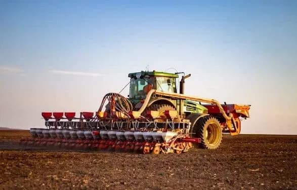 Посевная-2023: 13 областей уже начали сеять сою