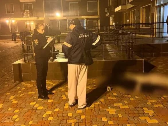 В Одесі жінка впала з 16 поверху разом з своєю 2-річною дитиною