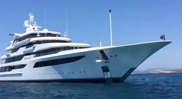 Руководитель АРМА рассказал, когда смогут продать арестованную яхту Медведчука