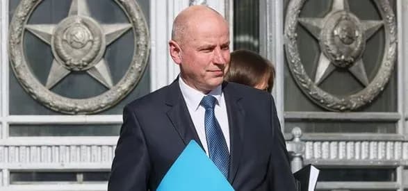 росія викликала посла Польщі через закриття школи при посольстві