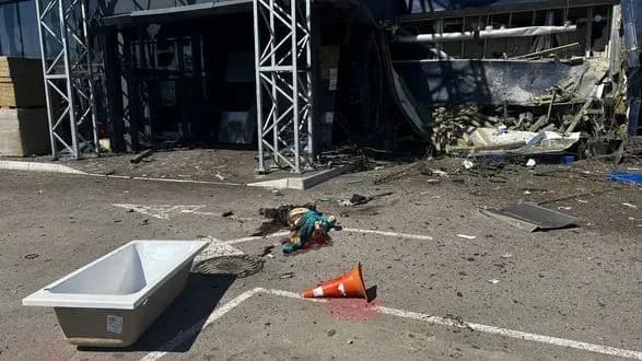 Світ повинен це бачити та знати: рашисти вбили 21 людину в Херсоні