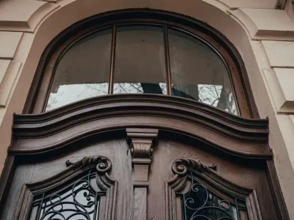 У Львові відреставрували історичну браму у кам'яниці кінця ХІХ століття