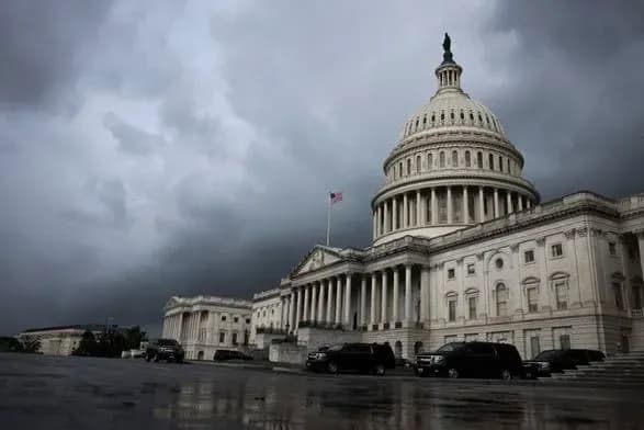 Республіканці в Сенаті виступають проти голосування лише за підвищення стелі держборгу США, наполягаючи на інших пріоритетах
