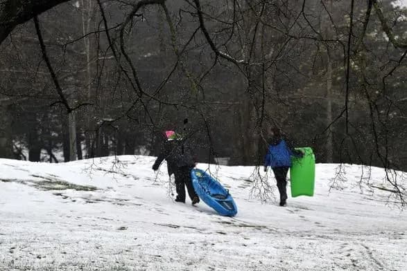 Похолодання принесло в Австралію ранній сніг та сильний вітер