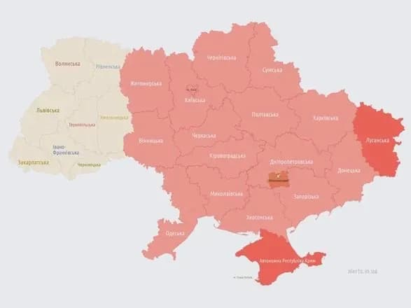 Україною шириться масштабна повітряна тривога