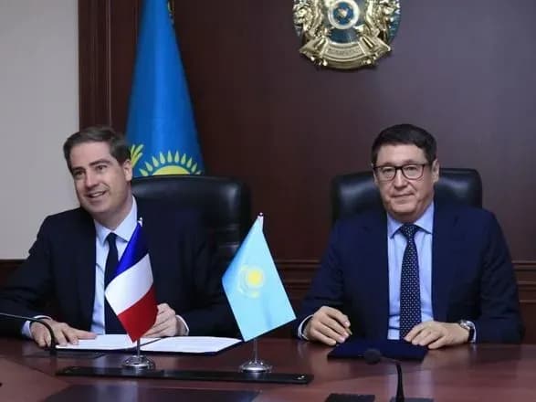 Франція готова допомогти Казахстану в будівництві її першої атомної електростанції