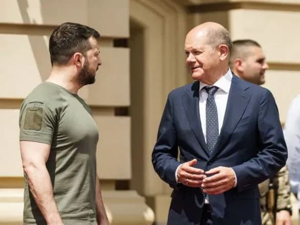 Зеленський з візитом у Німеччині: про що буде домовлятися з Шольцем?