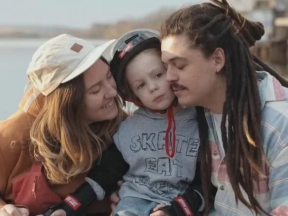 "Портрети Маріуполя": в Україні відкриється виставка, присвячена переселенцям з міста