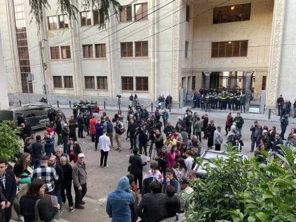 "Летіть геть": у Тбілісі влаштували акцію протесту проти прямого авіасполучення з рф