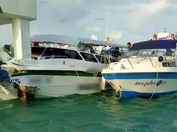 У Таїланді катер врізався у сигнальну вежу: постраждали понад 20 росіян