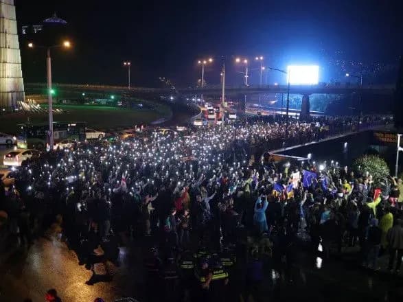 "Не зможемо увійти до ЄС на російському кораблі": в Тбілісі вдруге проходять протести проти відновлення авіасполучення Грузії та росії