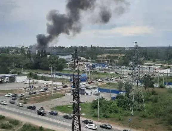 У російському воронежі пожежа в районі електростанції: у деяких районах міста зникла вода та світло