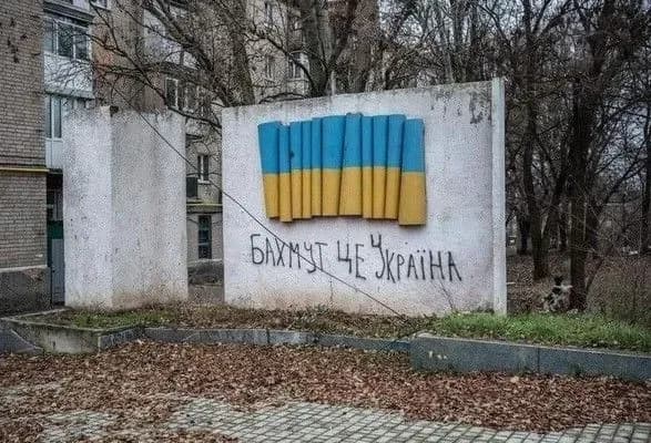 Українські військові опублікували кадри живого бою під Бахмутом