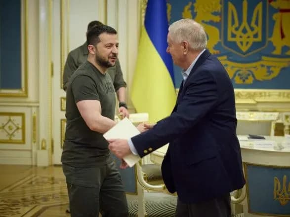 Зеленський та сенатор США обговорили ситуацію в українській обороні та потреби