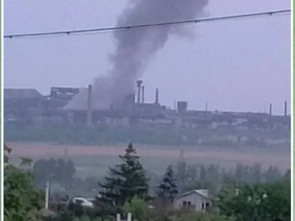 У Маріуполі в районі Азовсталі пролунало два потужних вибухи - Андрющенко