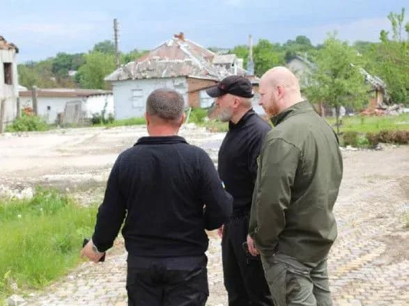 На Сумщині команда Міжнародного кримінального суду оглянула місця воєнних злочинів рф